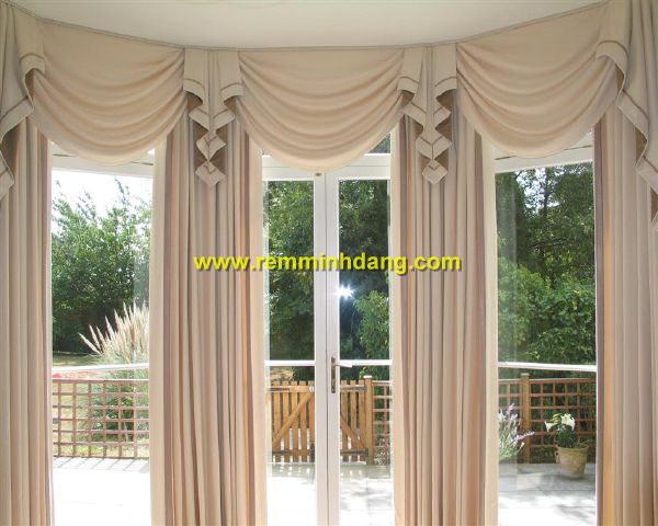 Các mẫu rèm cửa trang trí yếm võng hay còn gọi là yếm quả